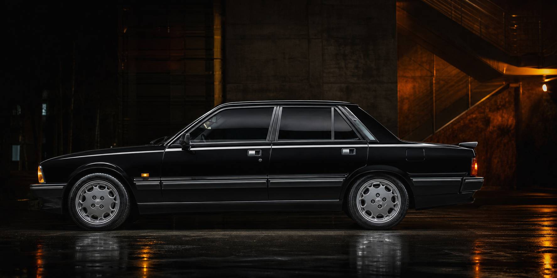 Peugeot 505 Turbo berline sportive 1983-1988 profil élégant design rétro